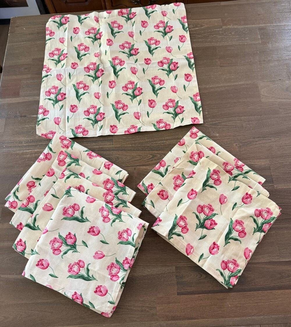 Set of 8 Vintage Butter Yellow and Pink Tulip Cottage Napkin Set